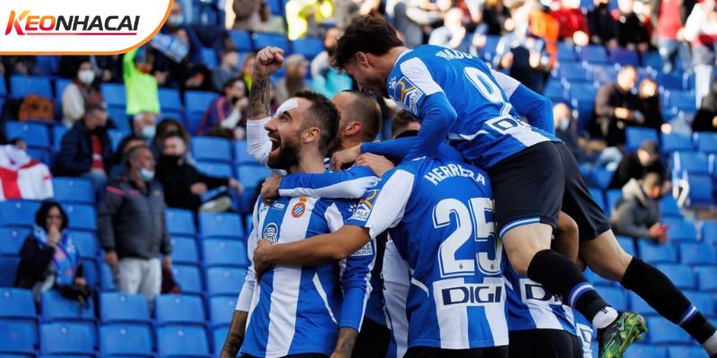 Thành tích đối đầu ủng hộ cho chủ nhà